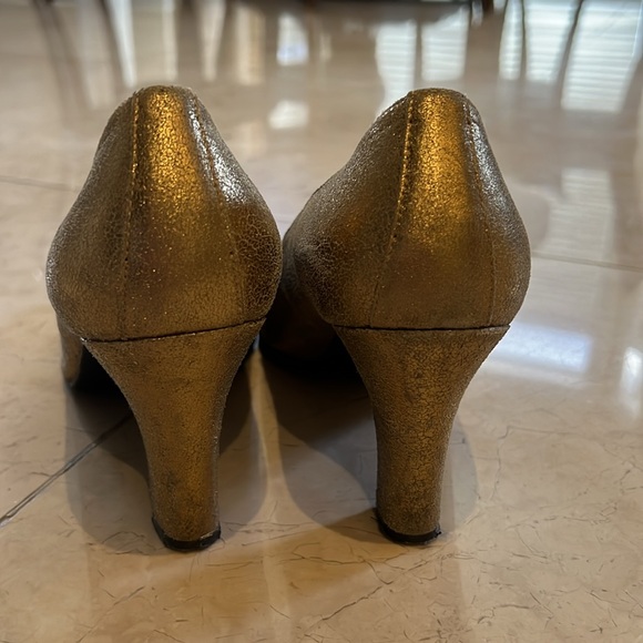 Golden pumps with bow - Picture 4 of 7